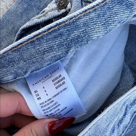 American Eagle 905 Boyfriend Jeans – Size 6 | High Rise | Light Wash | Casual - Picture 4 of 8